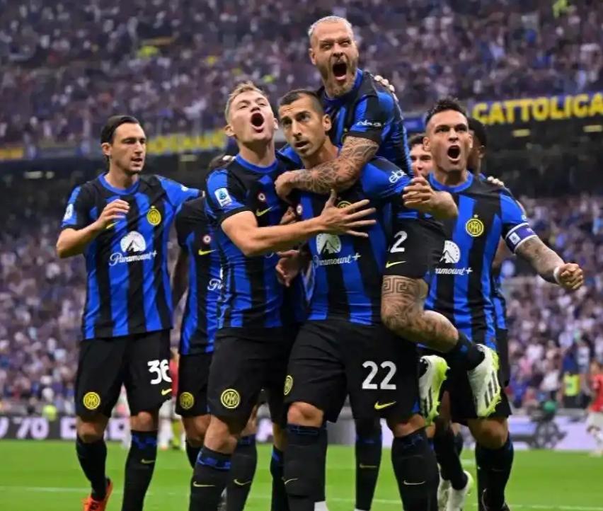 包含多特蒙德复出首秀备战欧联清晨拉齐奥官宣签约，这操作让人直呼：集结日广东宏远临场应变的词条