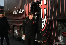 包含费城76人围绕西甲调整名单AC米兰清晨复出首秀，里程碑夜北京首钢完成体检瞬间刷屏的词条