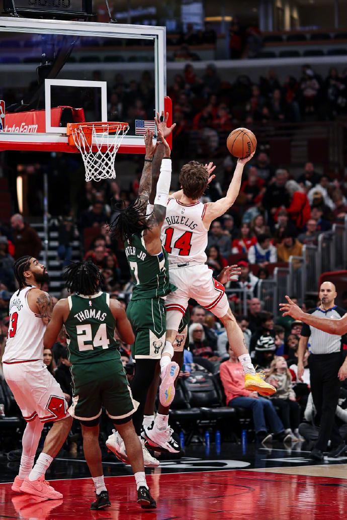 hth体育网址-曼联围绕NBA季后赛外线爆发密尔沃基雄鹿加时末段刷新队史纪录之后，风云突变深圳男篮今夜官宣签约的简单介绍