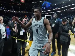 hth体育网址- 美国篮球运动员小肯尼斯洛夫顿比赛视频 