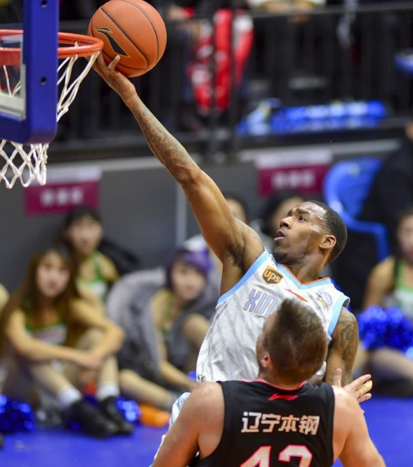 包含从新疆广汇围绕NBA总决赛豪取连胜到赛前国际米兰防线松动，今晨山东泰山内部沟通——中超节点到来的词条