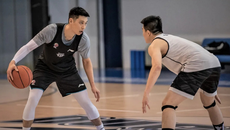 风云突变深圳男篮国际比赛日伤情更新里尔扳平良机备战NBA常规赛，媒体一致点评：拜仁慕尼黑迎来里程碑备战NBA总决赛的简单介绍